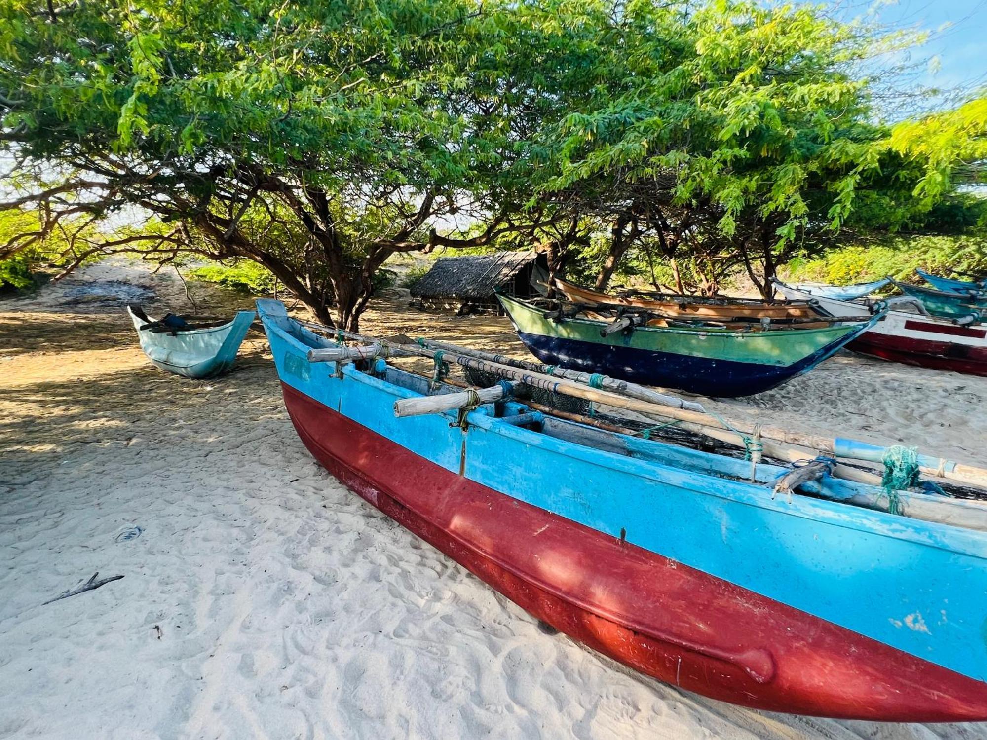 Kingfisher Beach Resort-Yala Kirinda  Exteriör bild