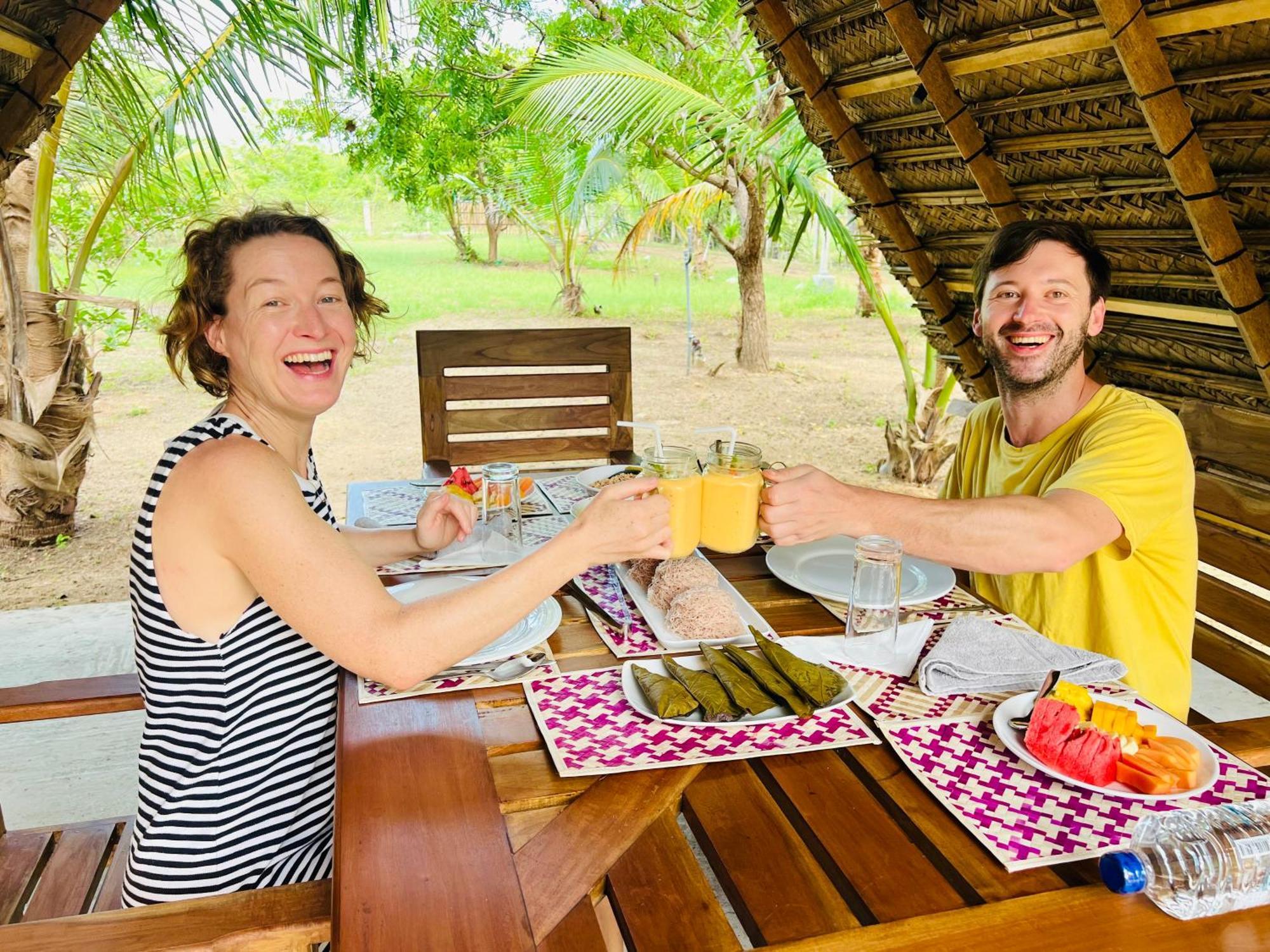 Kingfisher Beach Resort-Yala Kirinda  Exteriör bild