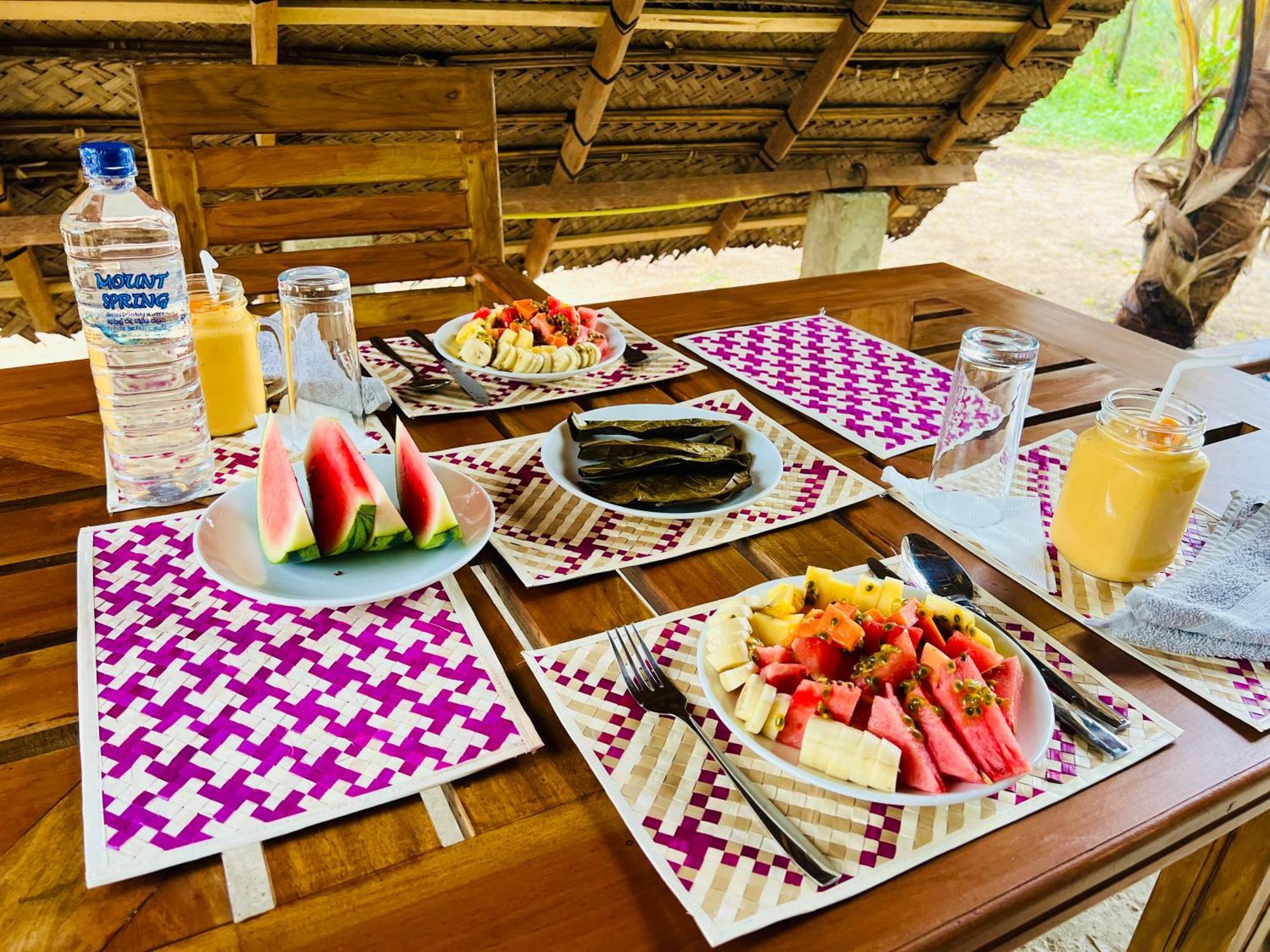 Kingfisher Beach Resort-Yala Kirinda  Exteriör bild