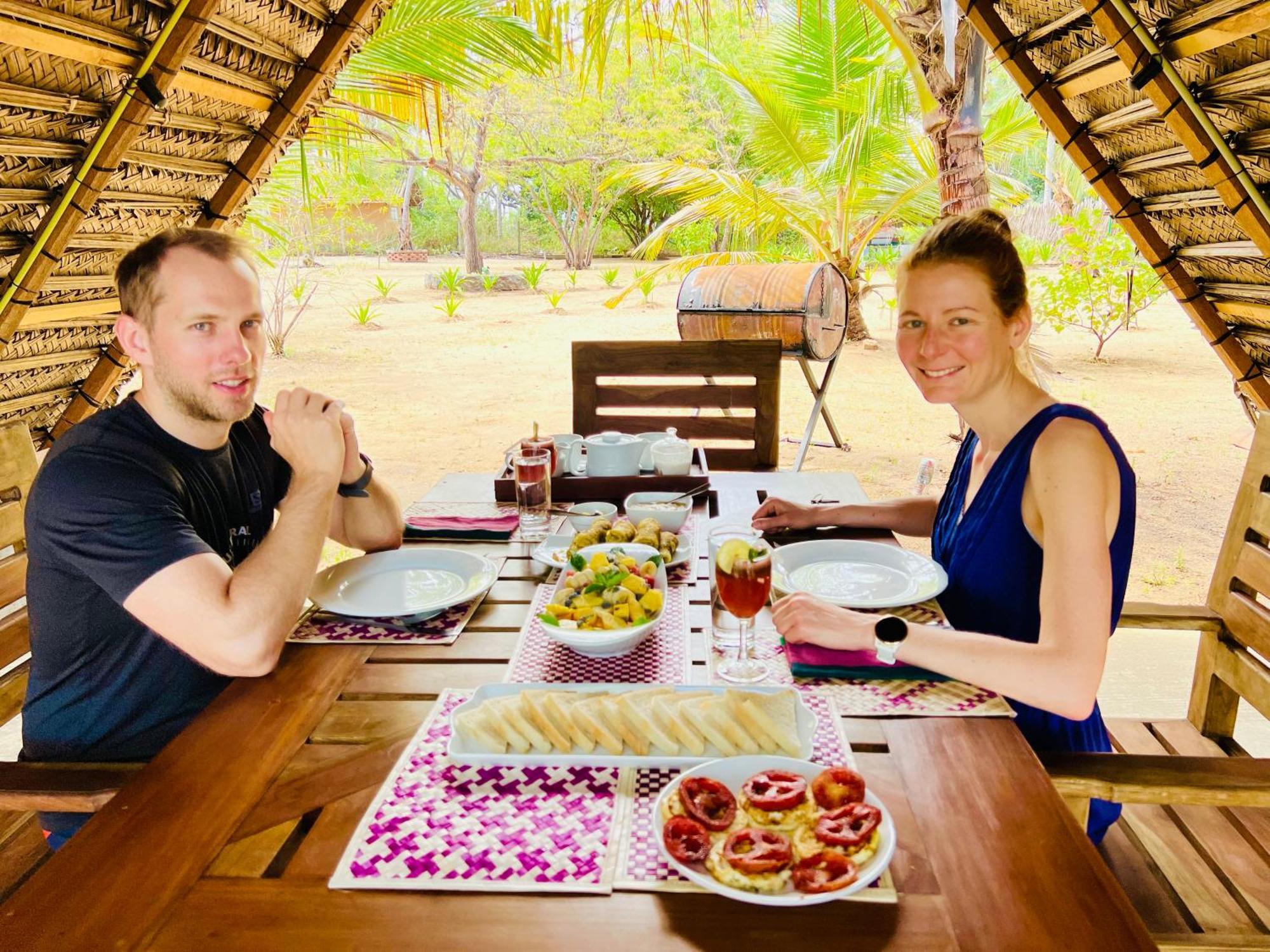 Kingfisher Beach Resort-Yala Kirinda  Exteriör bild