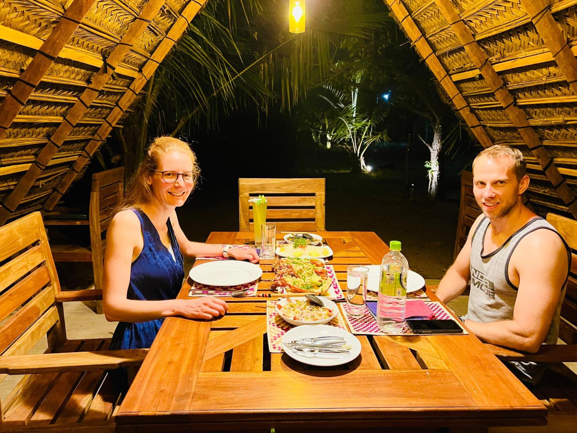 Kingfisher Beach Resort-Yala Kirinda  Exteriör bild