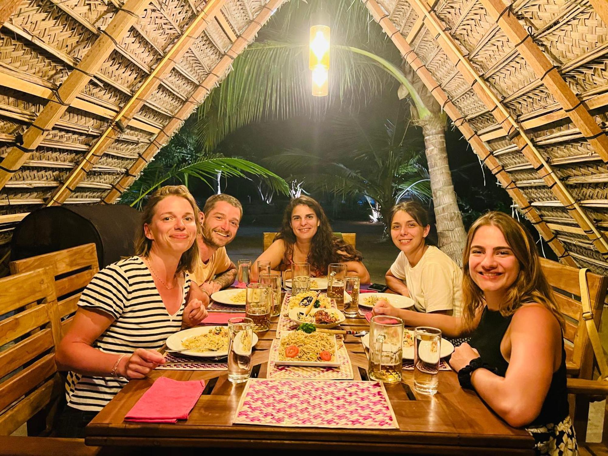 Kingfisher Beach Resort-Yala Kirinda  Exteriör bild