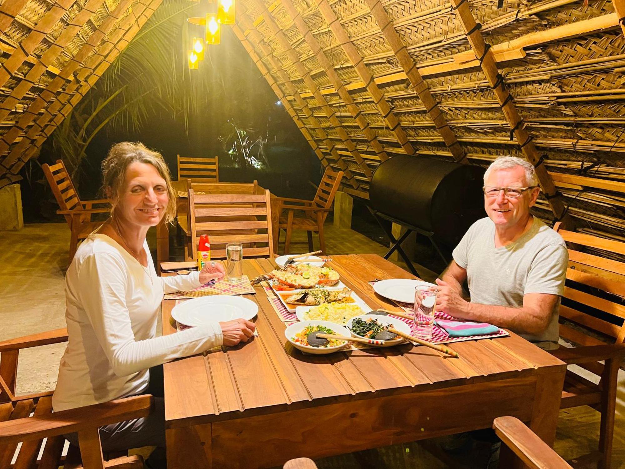 Kingfisher Beach Resort-Yala Kirinda  Exteriör bild